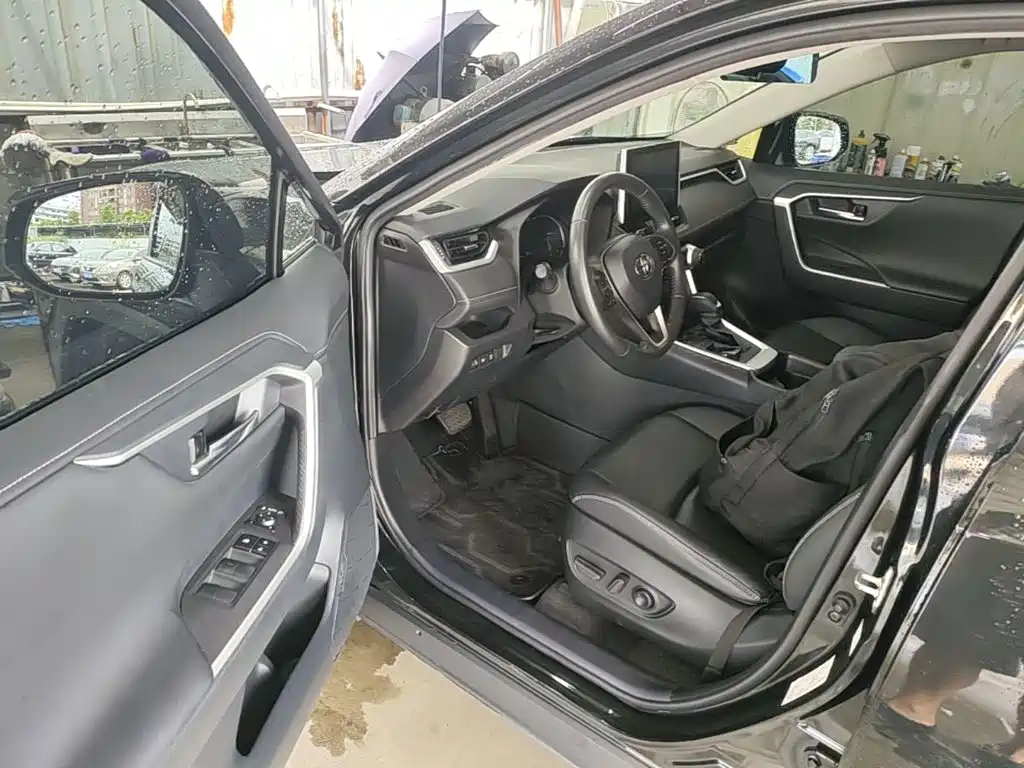 Toyota RAV4 — миниатюра 16