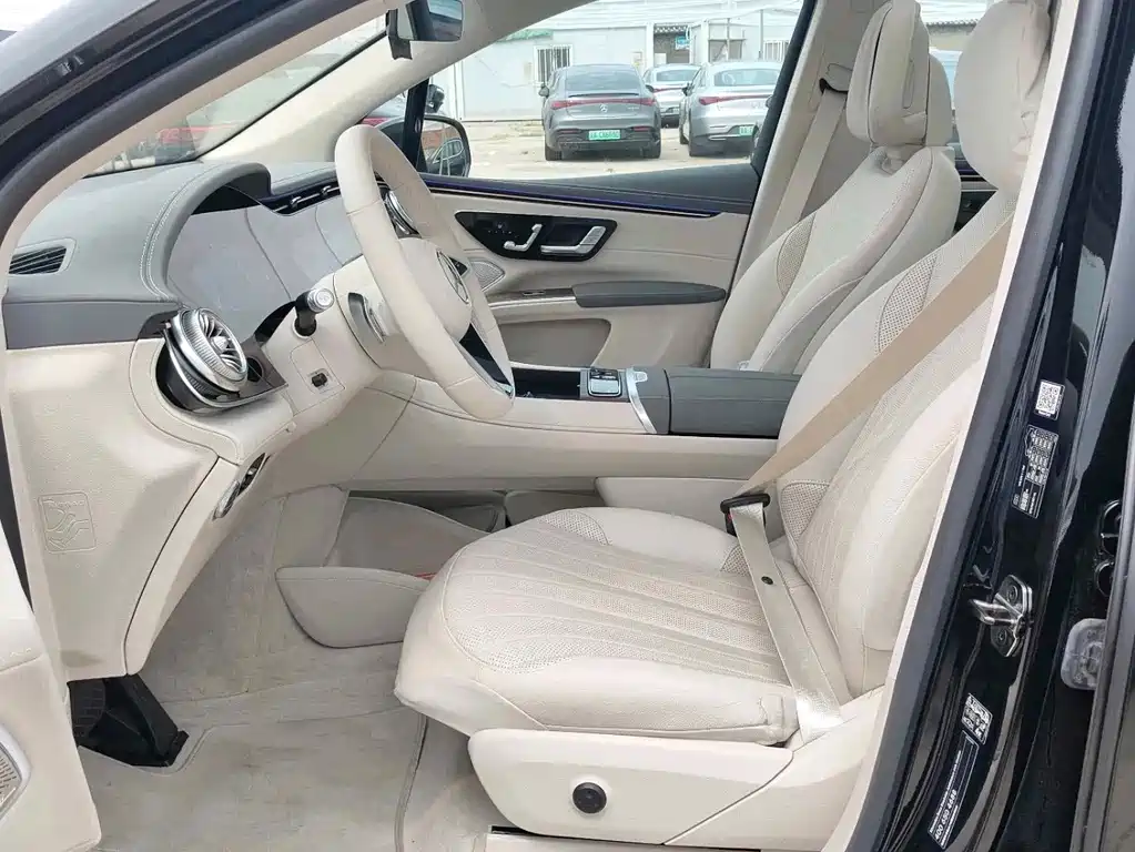Mercedes-Benz EQS SUV — миниатюра 3