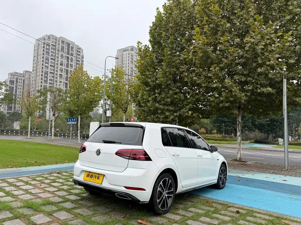 Volkswagen Golf — миниатюра 6