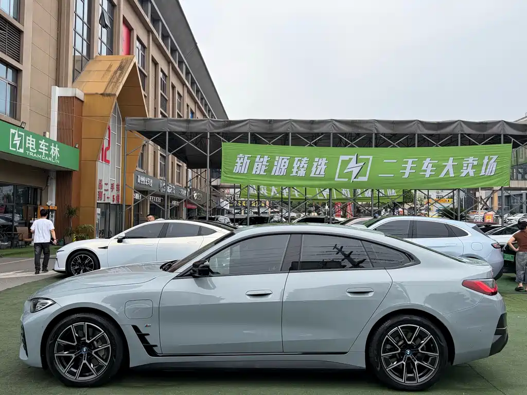 BMW i4 2022 eDrive40