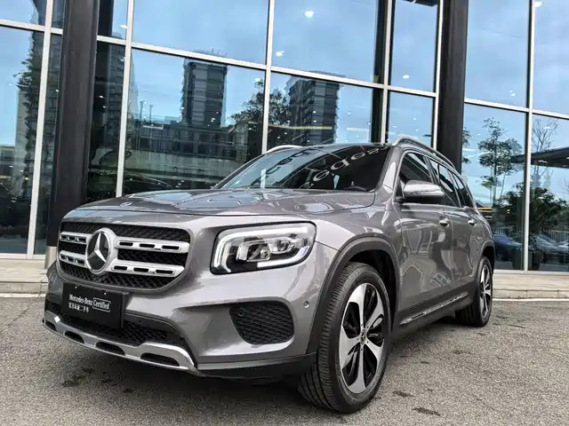 MERCEDES-BENZ GLB