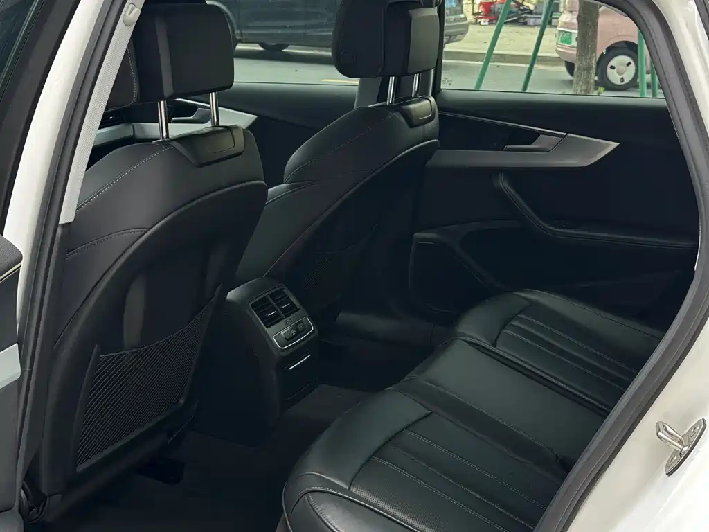 Audi A4L 2022 40 TFSI Luxury