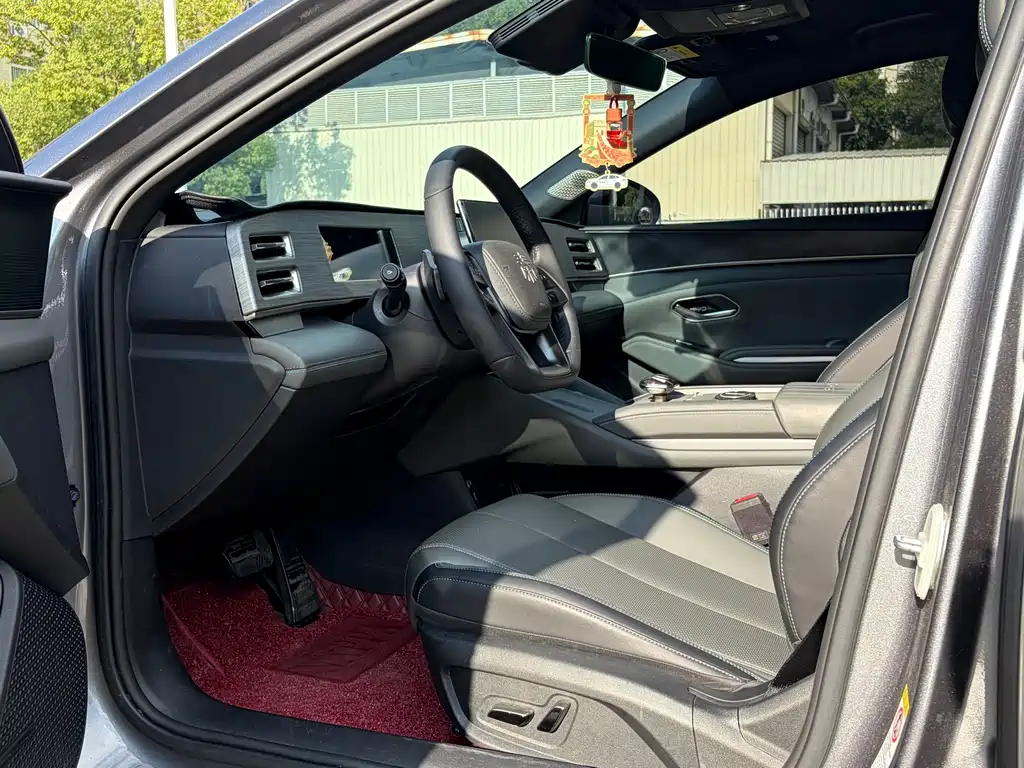 BYD Qin L L 2025 DM-i Smart Drive 120KM Lead