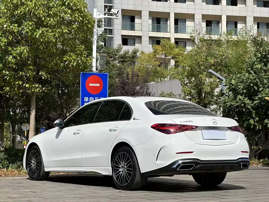Mercedes-Benz C-Class — миниатюра 9
