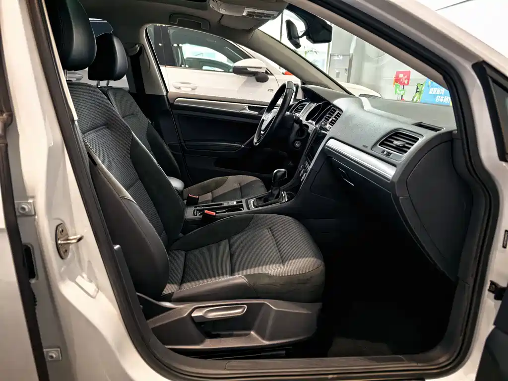 Volkswagen Golf — миниатюра 8