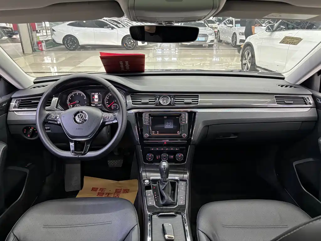 Volkswagen Passat 2017 330TSI DSG