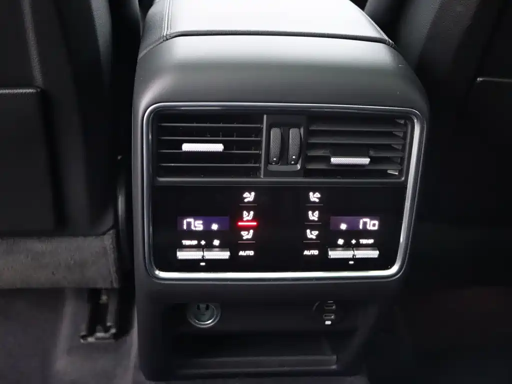 Porsche Cayenne — миниатюра 15