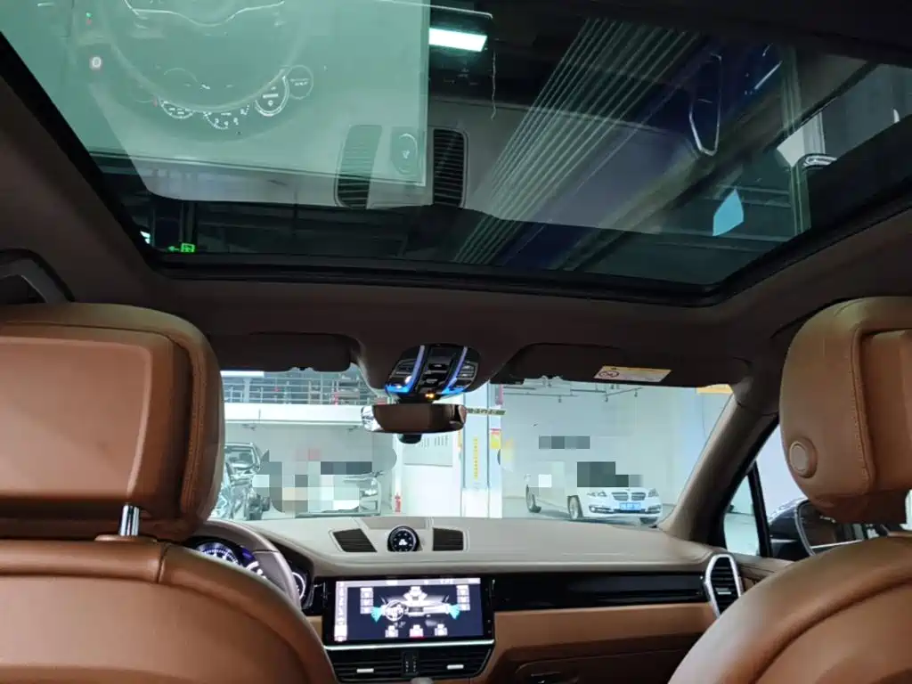 Porsche Cayenne — миниатюра 18