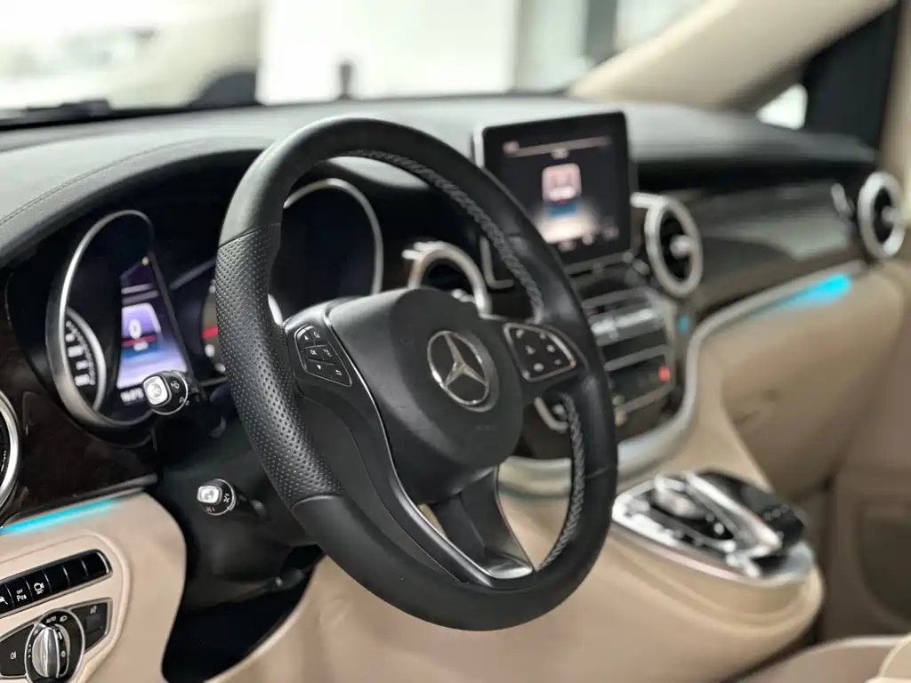 Mercedes-Benz V-Class — миниатюра 12