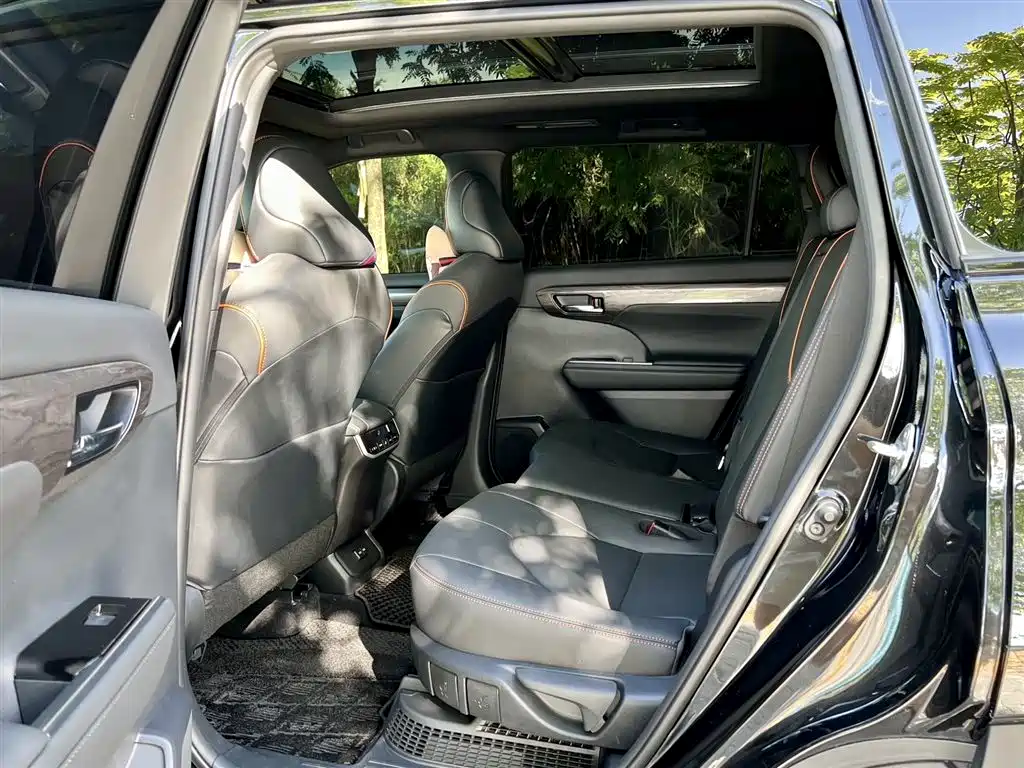 Toyota Crown Kluger 2024 2.5L HEV Luxury