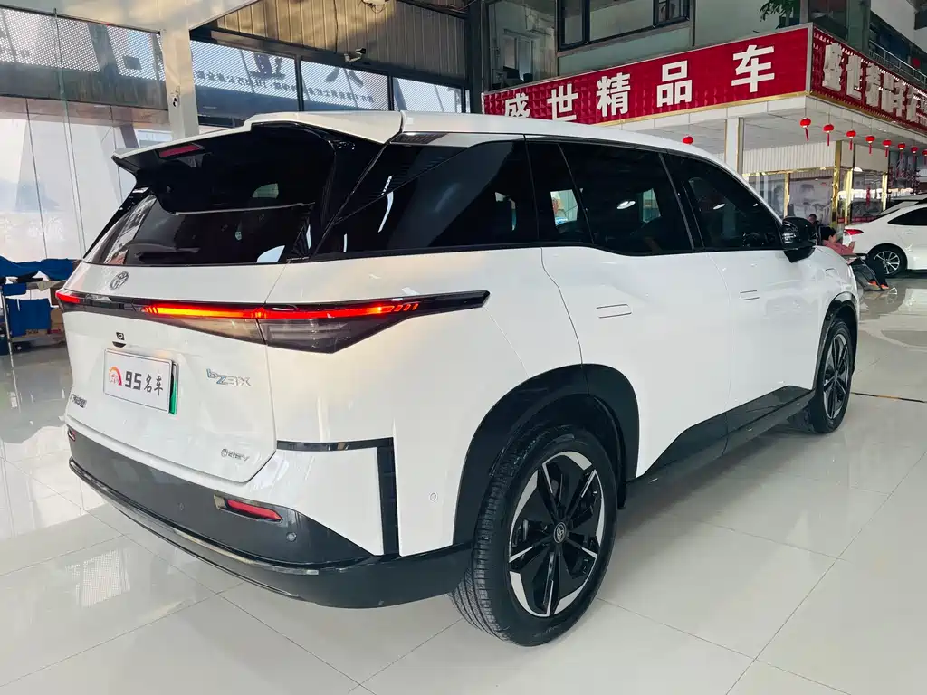 Toyota bZ3X — миниатюра 4