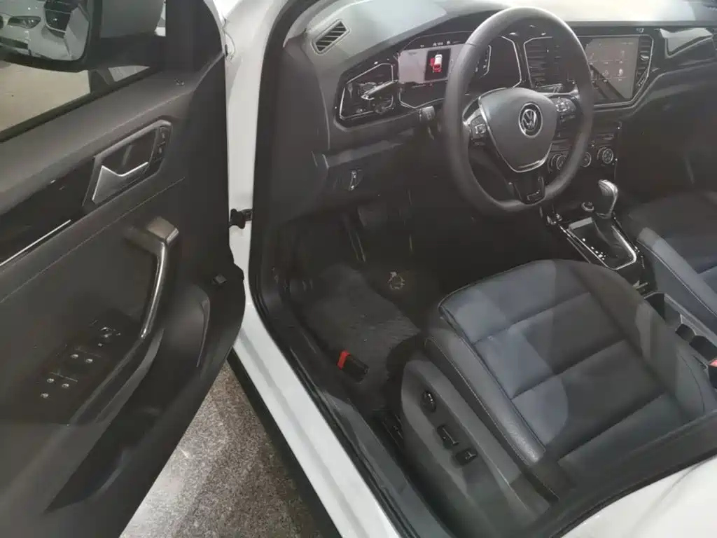 Volkswagen T-Roc — миниатюра 16
