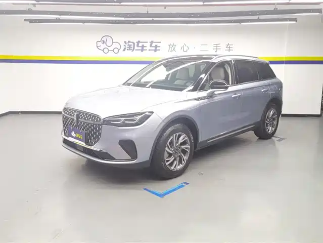 LINCOLN ADVENTURER 2023