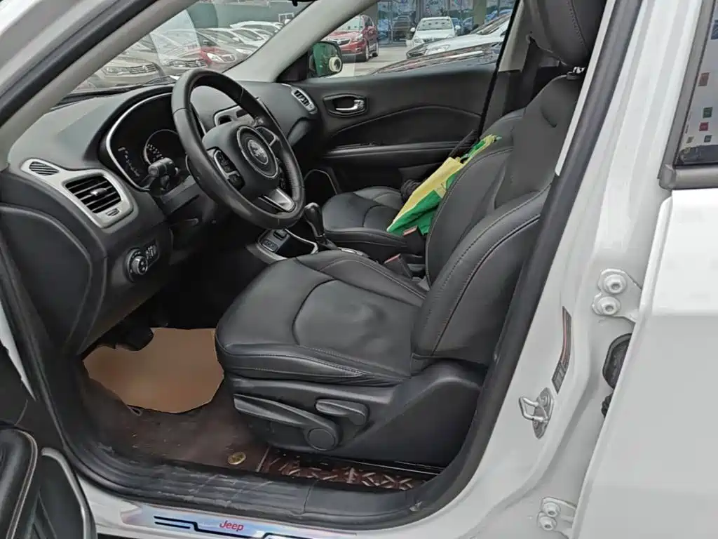Jeep Compass — миниатюра 15