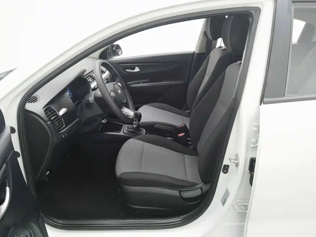 Kia K2 — миниатюра 10