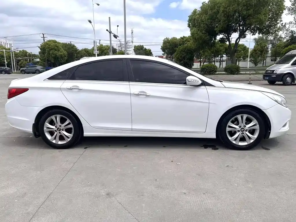 Hyundai Sonata 2.0L Auto Fashion Edition, фото 8