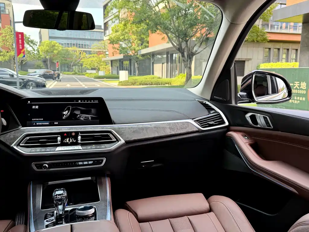 BMW X5 New Energy (Import) — миниатюра 16