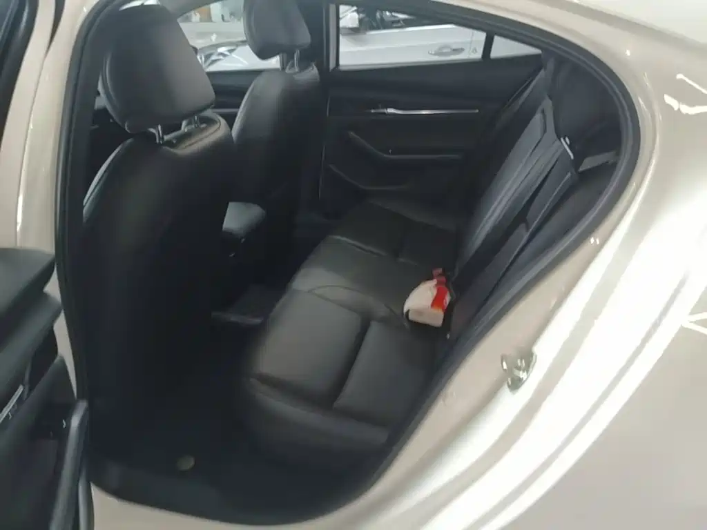Mazda 3 Axela — миниатюра 17