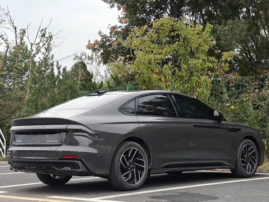 Lincoln Z — миниатюра 4
