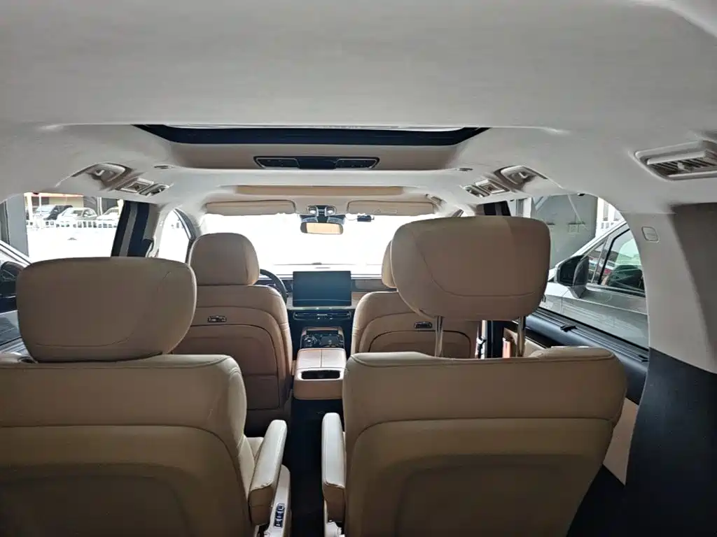 GAC Motor Trumpchi E8 PHEV — миниатюра 18
