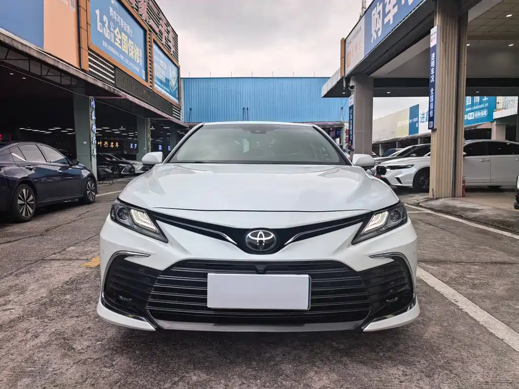 Toyota Camry — миниатюра 2