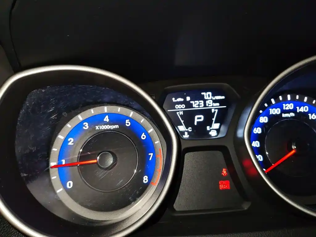 Hyundai Elantra Langdong — миниатюра 8