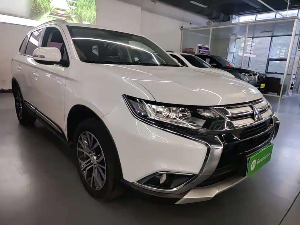 Mitsubishi Outlander — миниатюра 4