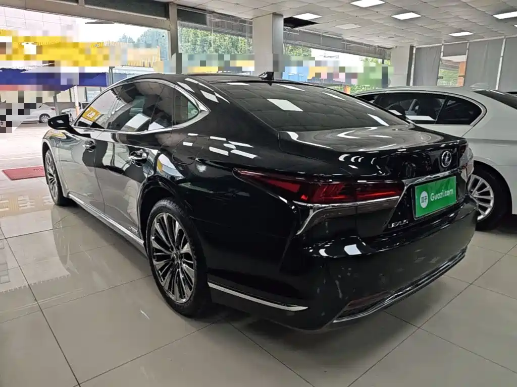 Lexus LS — миниатюра 5