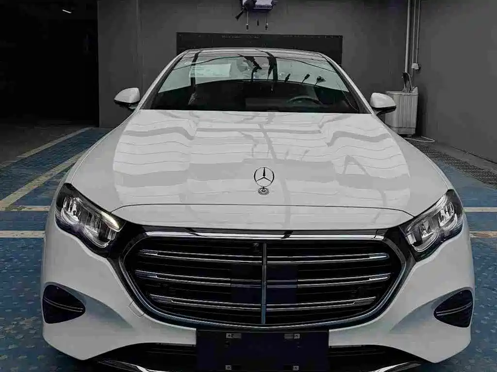 Mercedes-Benz E-Class — миниатюра 2