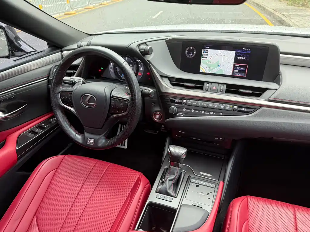 Lexus ES — миниатюра 11