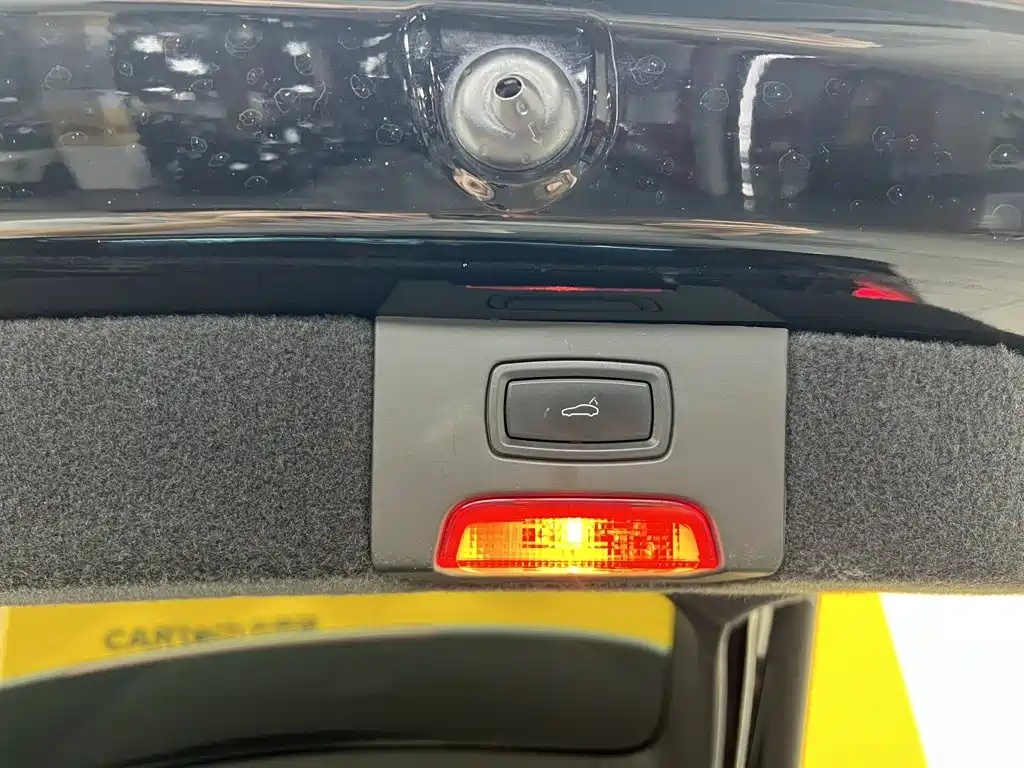 Porsche Cayenne — миниатюра 18