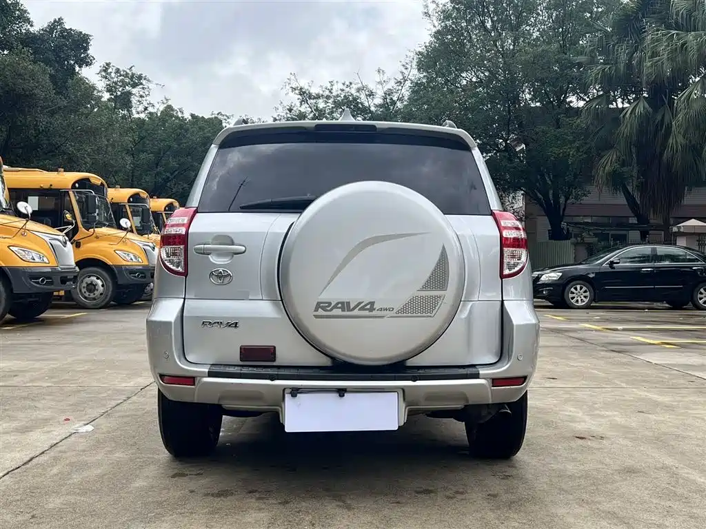 Toyota RAV4 2011 2.0L AT
