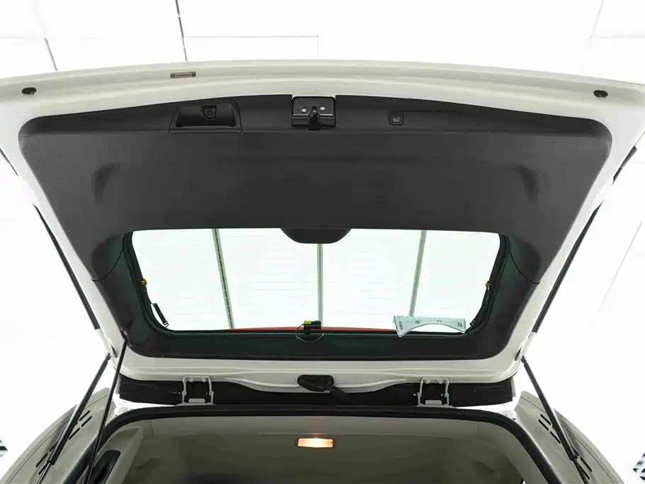 Cadillac Escalade 6.2L ESV Platinum Edition Extended Type, фото 44