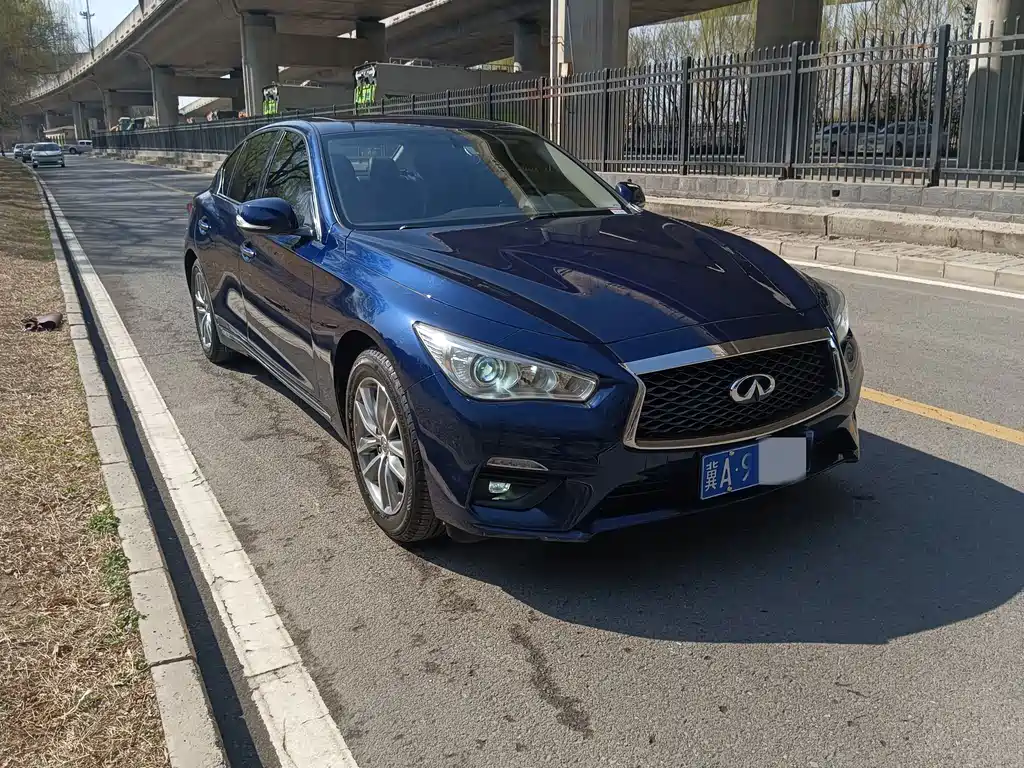 INFINITI Q50L
