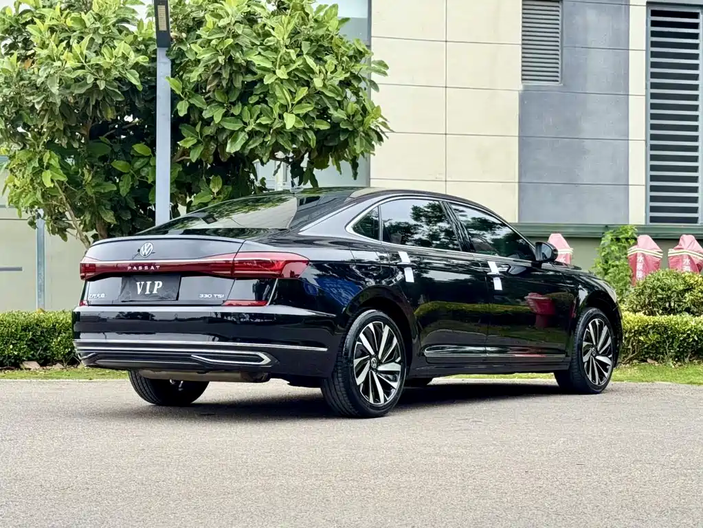 Volkswagen Passat 2023 330TSI Elite