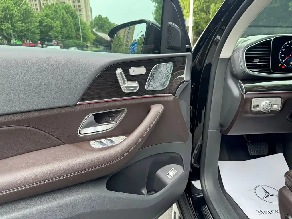 Mercedes-Benz GLE (Import) — миниатюра 9