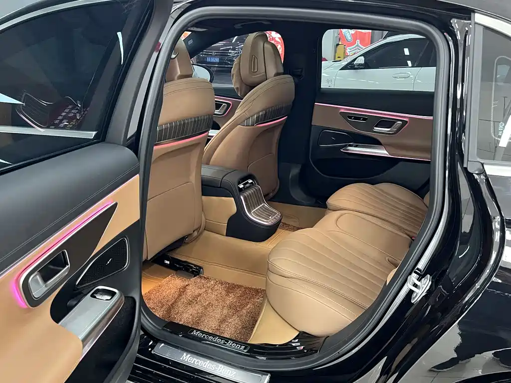Mercedes-Benz E-Class E 2025 E 300 L Fashion