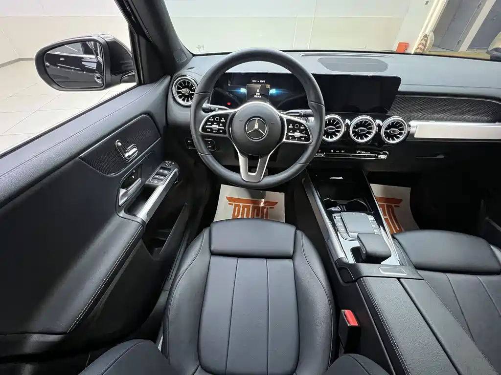 MERCEDES-BENZ GLB