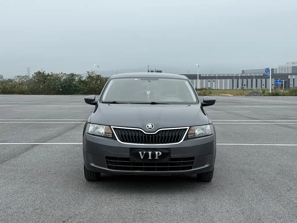Skoda Rapid — миниатюра 2