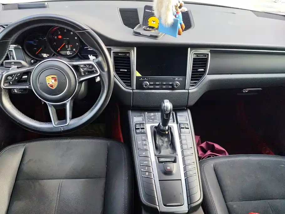 Porsche Macan — миниатюра 12