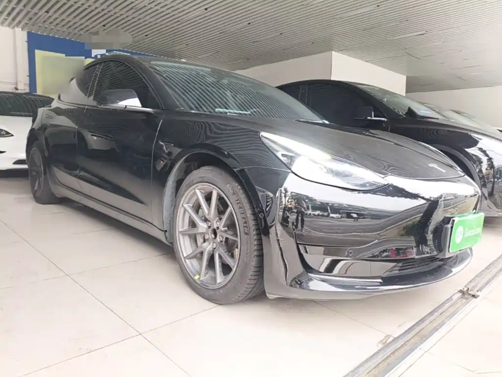 Tesla Model 3 — миниатюра 4