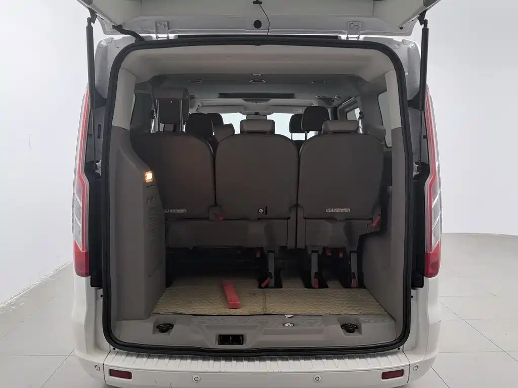 Ford Tourneo — миниатюра 16