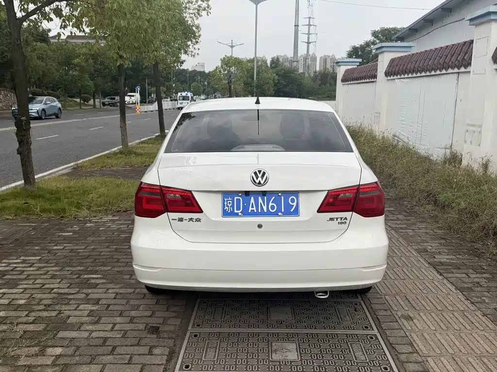 Volkswagen Jetta — миниатюра 8