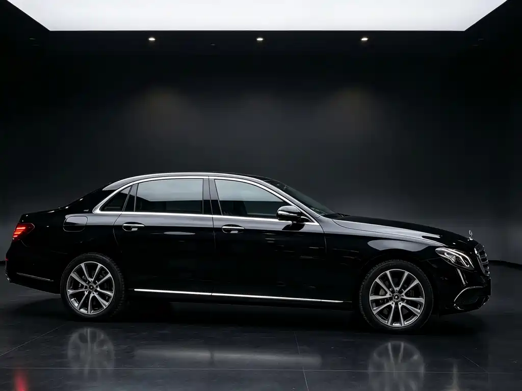 Mercedes-Benz E-Class — миниатюра 3