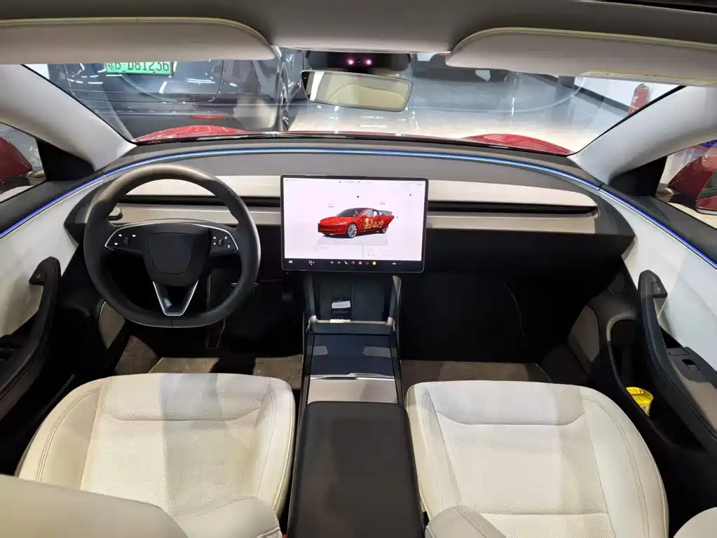 Tesla Model 3 — миниатюра 5