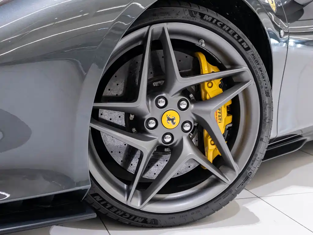 Ferrari F8 — миниатюра 7