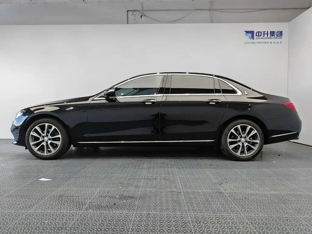 Mercedes-Benz E-Class — миниатюра 7