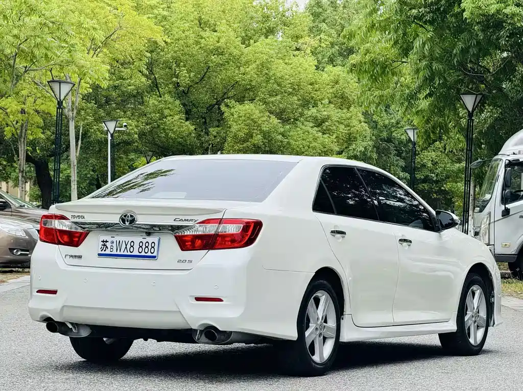 Toyota Camry — миниатюра 6