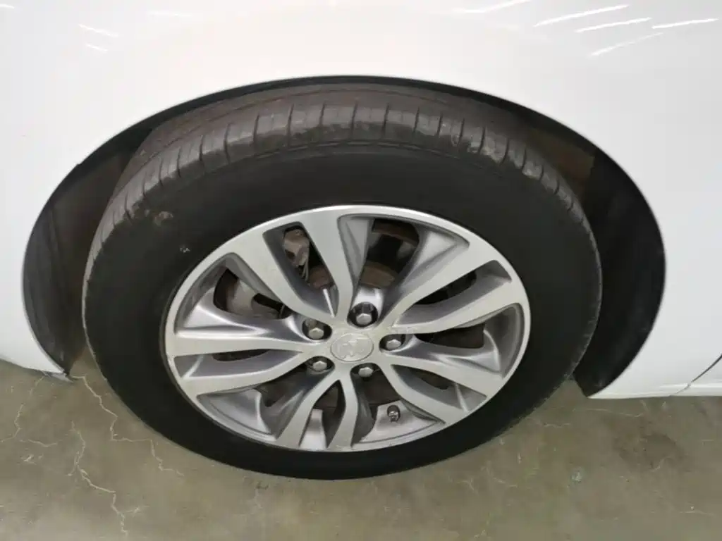 Buick Excelle — миниатюра 23