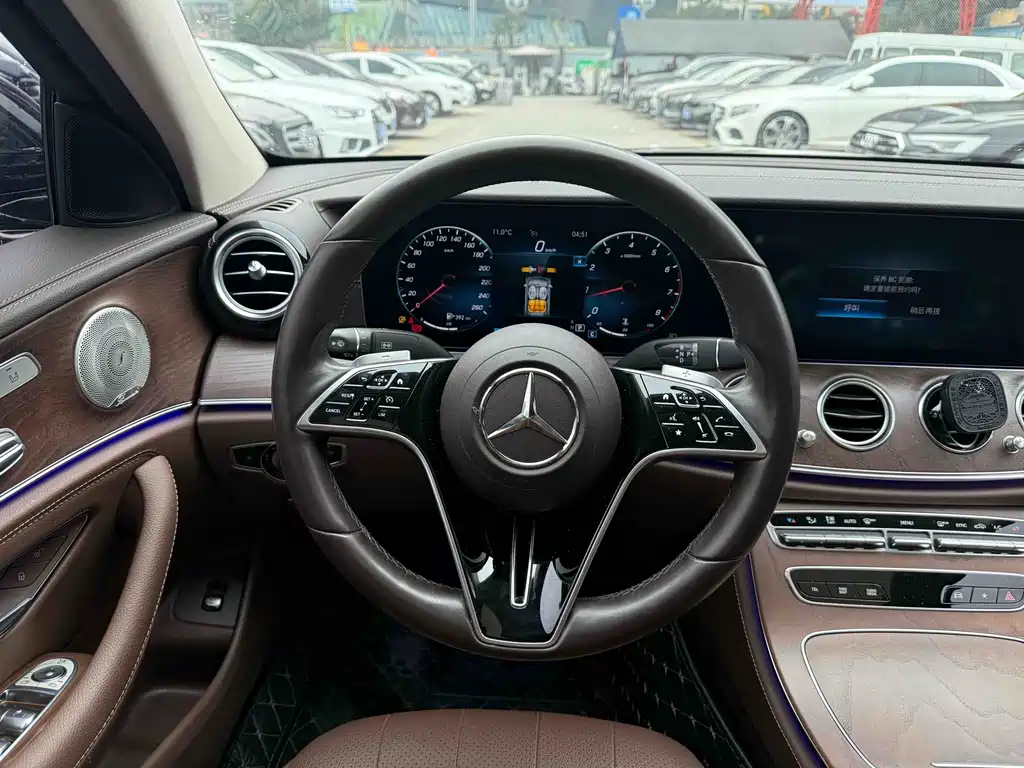 MERCEDES-BENZ E CLASS